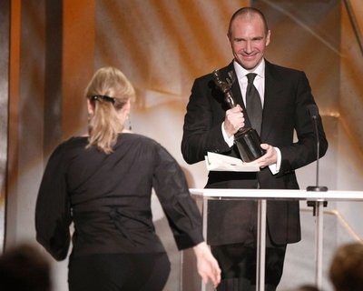 Normal_fiennes_appearances_guildawards09_10