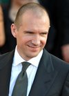 Thumb_fiennes_appearances_guildawards09_02