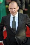 Thumb_fiennes_appearances_guildawards09_05
