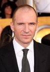 Thumb_fiennes_appearances_guildawards09_19
