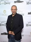 Thumb_fiennes_apperances_drivingmissdaisy_openingnight_002