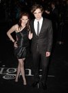 Thumb_pattinson_appearances_twilightpremlondon08_01