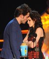 Thumb_pattinson_appearances_mtvmovieawards09_001
