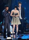 Thumb_pattinson_appearances_mtvvideomusicawards09_03