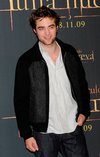 Thumb_pattinson_appearances_newmoonphotocallmadrid09_10