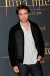 Thumb_pattinson_appearances_newmoonphotocallmadrid09_11