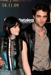 Thumb_pattinson_appearances_newmoonphotocallmadrid09_25
