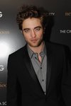 Thumb_pattinson_appearances_nmscreeningcinemasoc09_01