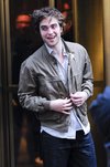 Thumb_pattinson_appearances_attodayshow_02