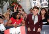 Thumb_pattinson_apperances_eclipsepremierela_008