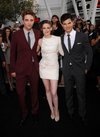 Thumb_pattinson_apperances_eclipsepremierela_010