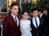 Thumb_pattinson_apperances_eclipsepremierela_014