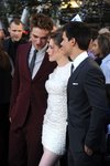 Thumb_pattinson_apperances_eclipsepremierela_022