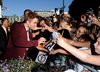 Thumb_pattinson_apperances_eclipsepremierela_024