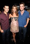 Thumb_pattinson_apperances_tca_014