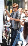 Thumb_pattinson_films_remembermeonset_001