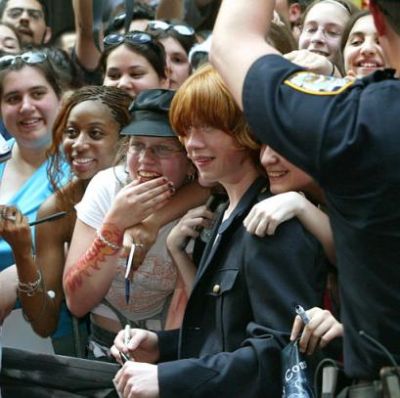 Normal_x_cast_prem_nyc_grint_fans