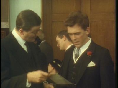 Normal_fry_television_jeevesandwooster_1x05_279
