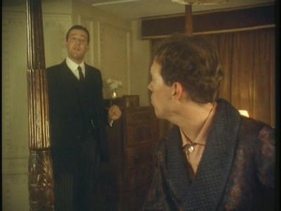 Normal_fry_television_jeevesandwooster_1x05_429