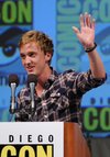 Thumb_felton_appearances_comiccon2010_003