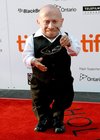 Thumb_troyer_appearances_imaginariumofdoctorparnassusprem_11