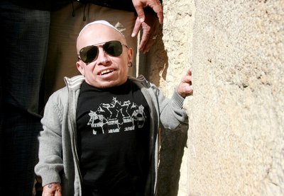 Normal_troyer_apperances_2011waiingwall_01