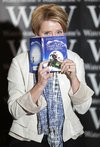Thumb_thompson_appearances_mcpheebooksigning10_2
