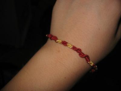 Normal_craftalong_housebracelets_gryffndor_alatarielle