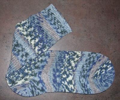 Normal_crafts_knitting_hpsocks_draco_02