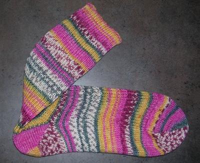 Normal_crafts_knitting_hpsocks_tonks_02