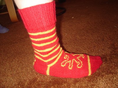 Normal_knitting_mugglewear_gryffsocksside_zamama