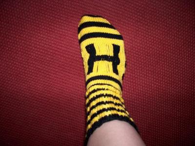 Normal_knitting_mugglewear_hufflepuffsock2_petra