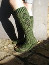 Thumb_knitting_mugglewear_durmstrangsocks2_spinningmaid