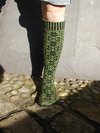 Thumb_knitting_mugglewear_durmstrangsocks_spinningmaid