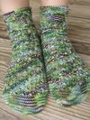 Thumb_knitting_mugglewear_gillyweedsockb_quietish