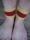 Thumb_knitting_mugglewear_gryffindorwristbands_quietish
