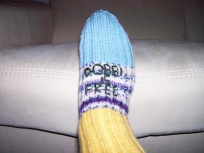 Normal_knitting_wizardwear_dobbyisfreesocks_petra