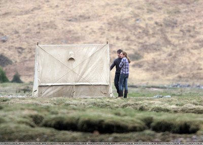 Normal_dh_behindthescenes_onset_18
