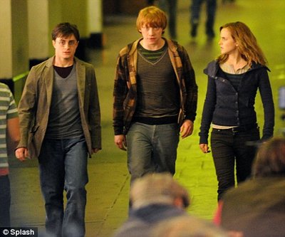 Normal_dh_behindthescenes_onset_31