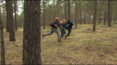 Normal_dh1_dvdextras_runningcomp_022