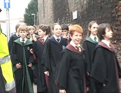 Normal_movies_hbp_gloucester_hogwartstudents_012