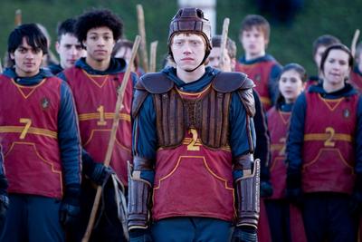 Normal_movies_halfbloodprince_officialhighres_quidditchkeeperron_002