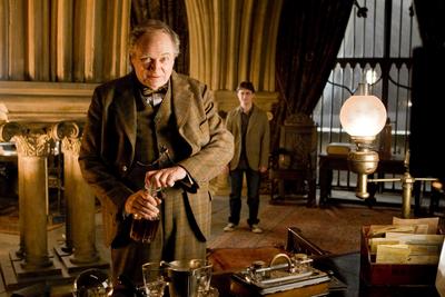 Normal_movies_halfbloodprince_officialhighres_slughornharry_005