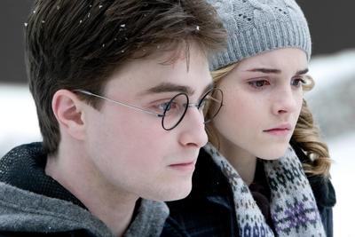 Normal_movies_officialhalfbloodprince_harryhermionewinter_002