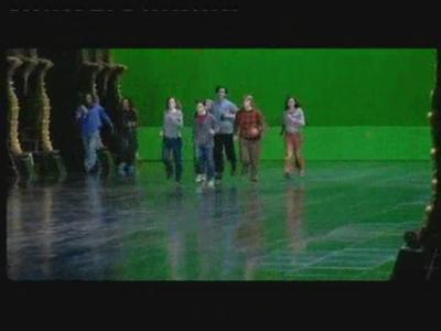 Normal_ootp_behindthescenes_frenchtv_037