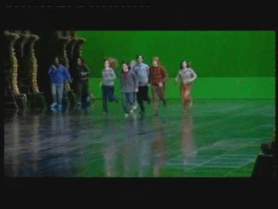 Normal_ootp_behindthescenes_frenchtv_038