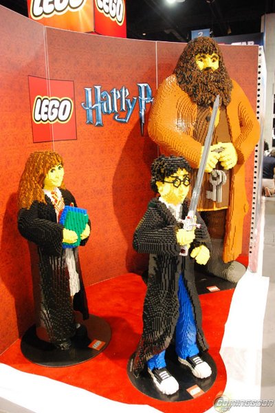 Normal_products_preview_comiccon2010_007