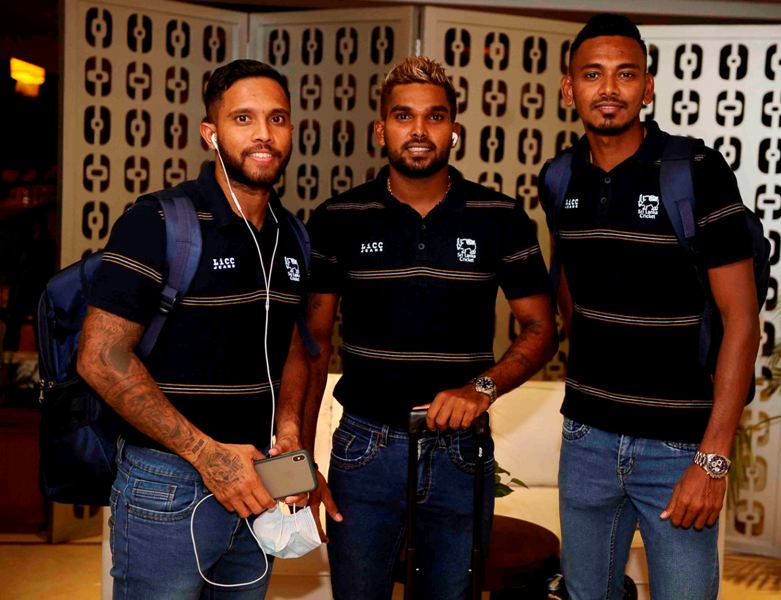 SRI LANKA LEAVE FOR ENGLAND (PHOTOS)