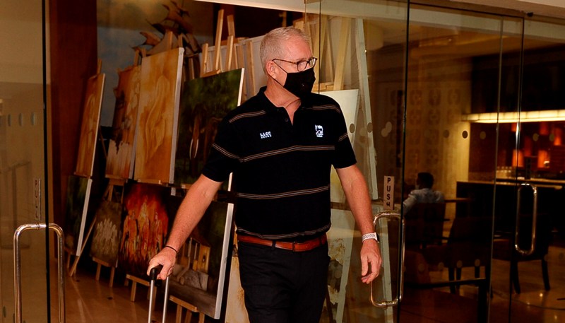 Players sign tour declaration, leaves for England