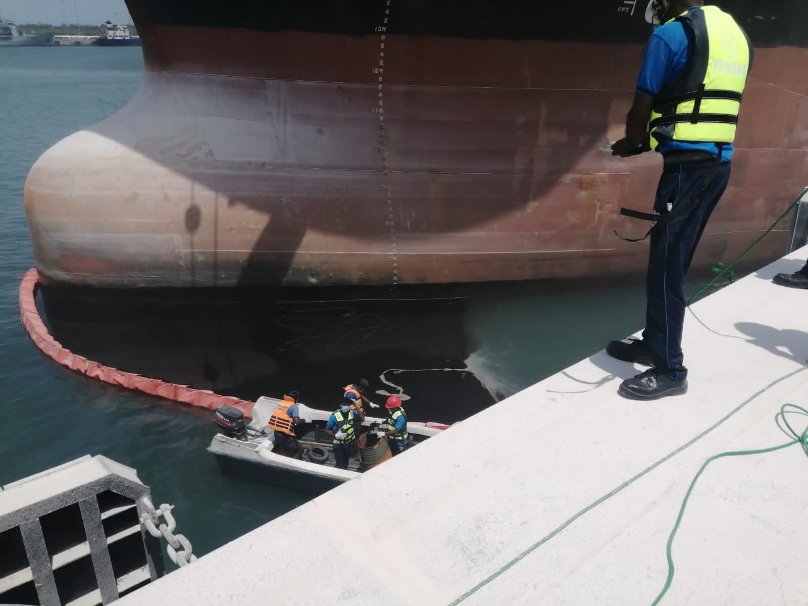Oil spill reported in Hambantota Port yesterday